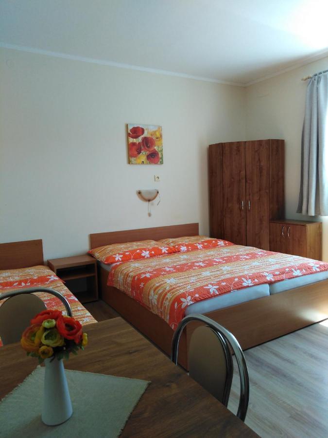 Privat Sulamit Hotel Podhájska Buitenkant foto