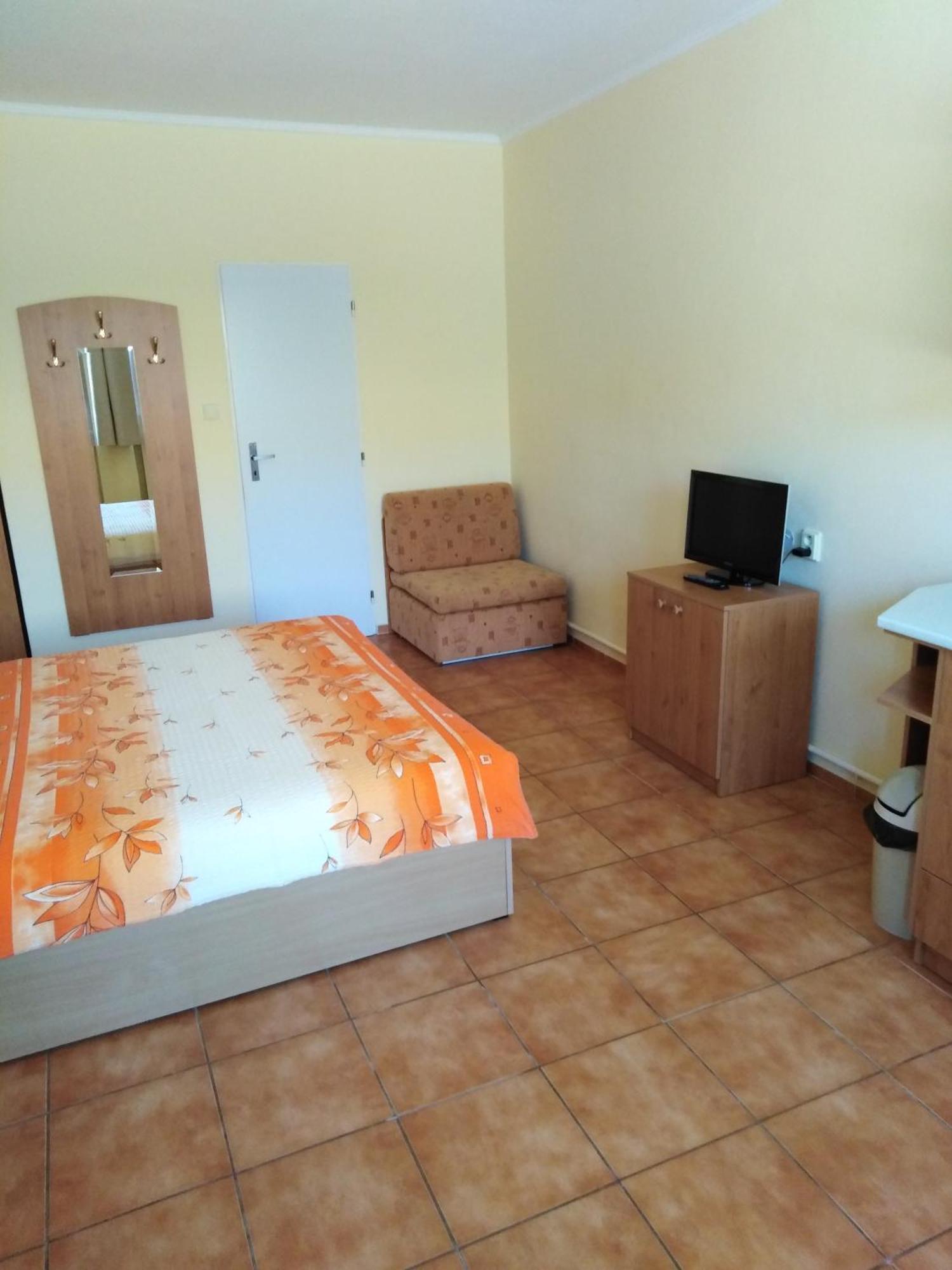 Privat Sulamit Hotel Podhájska Buitenkant foto